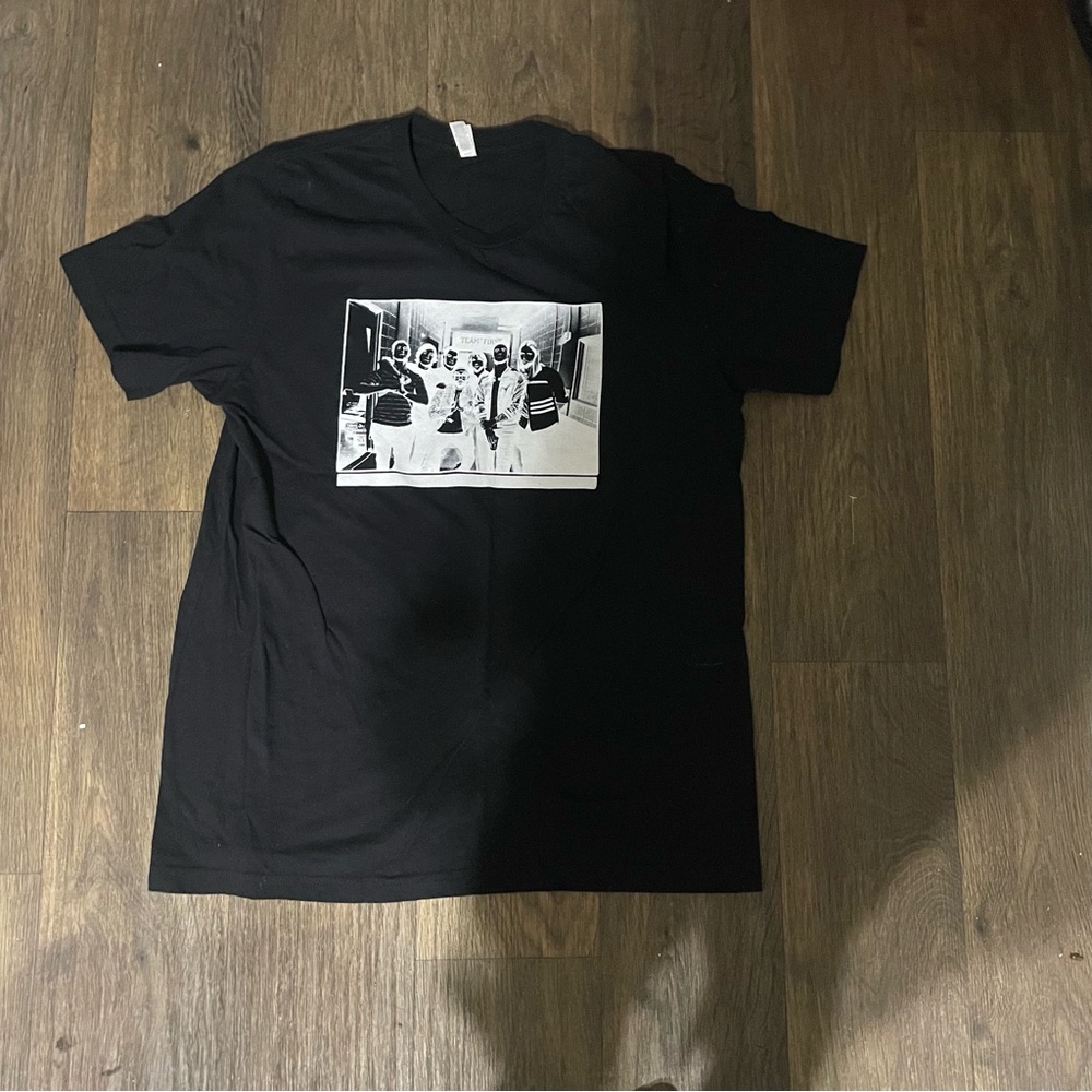 Maroon 5 Tour Shirt Size XL Men